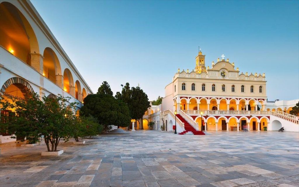 Τήνος & Μετέωρα • 27 Απριλίου – 1 Μαΐου • από 320€