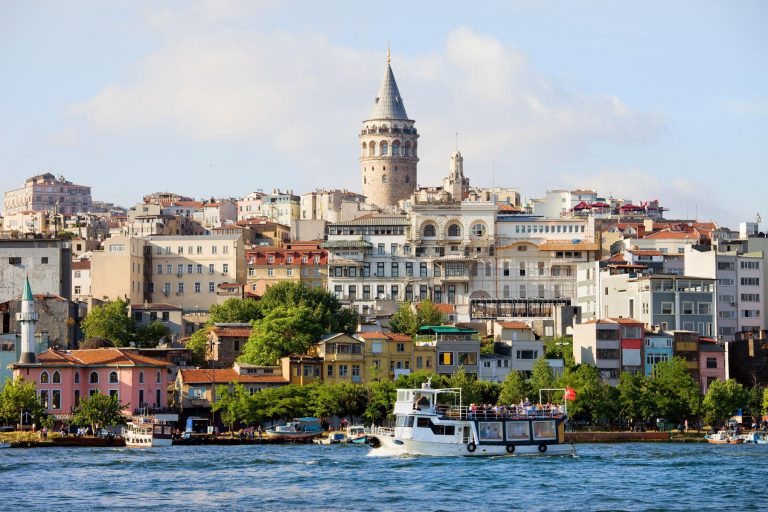 Kωνσταντινούπολη • Κάθε Κυριακή